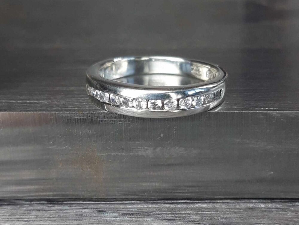 REFURBISHED Sterling silver & clear stone ring (L ½)