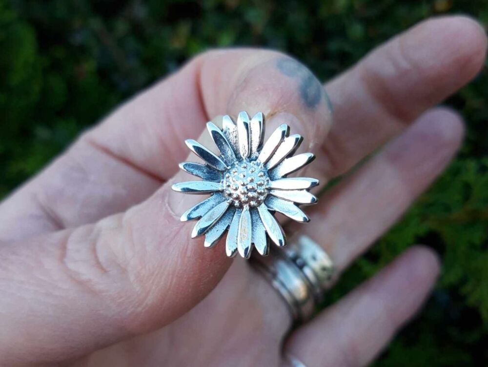REFURBISHED Sterling silver flower pendant