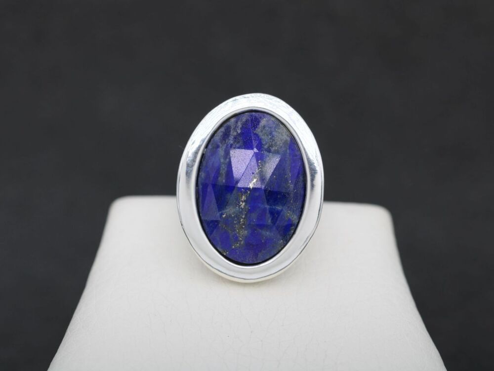 REFURBISHED Bold sterling silver & faceted lapis lazuli ring (M)