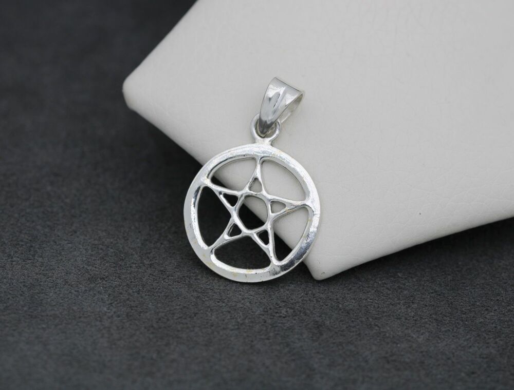 REFURBISHED Sterling silver pentagram star pendant
