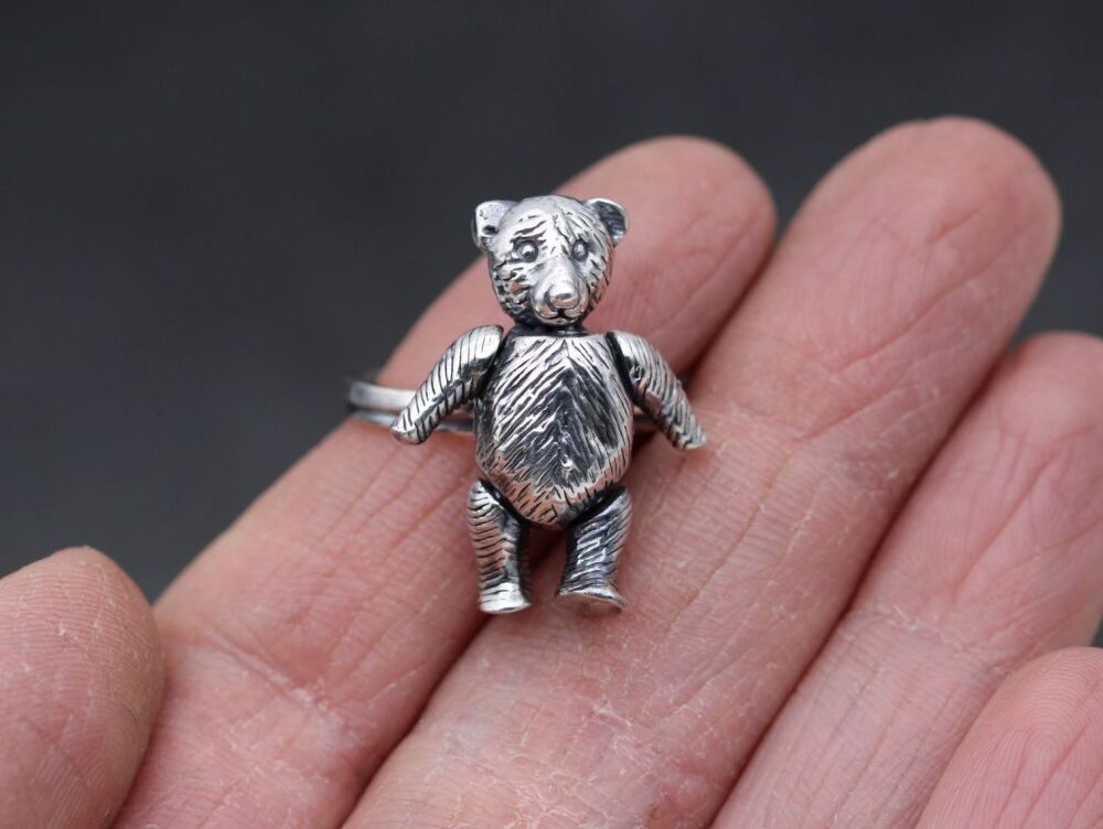 MODIFIED Articulated sterling silver teddy bear ring (Q 1/2)