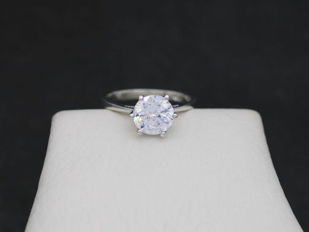 REFURBISHED Proud sterling silver & clear stone solitaire ring (M)