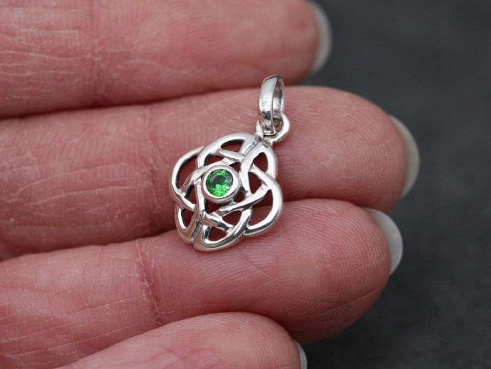 REFURBISHED Small celtic sterling silver & green stone pendant