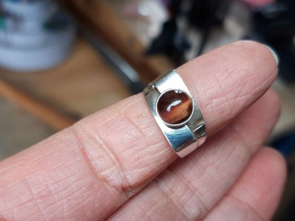 REFURBISHED Sterling silver & tiger's eye ring (adjustable)