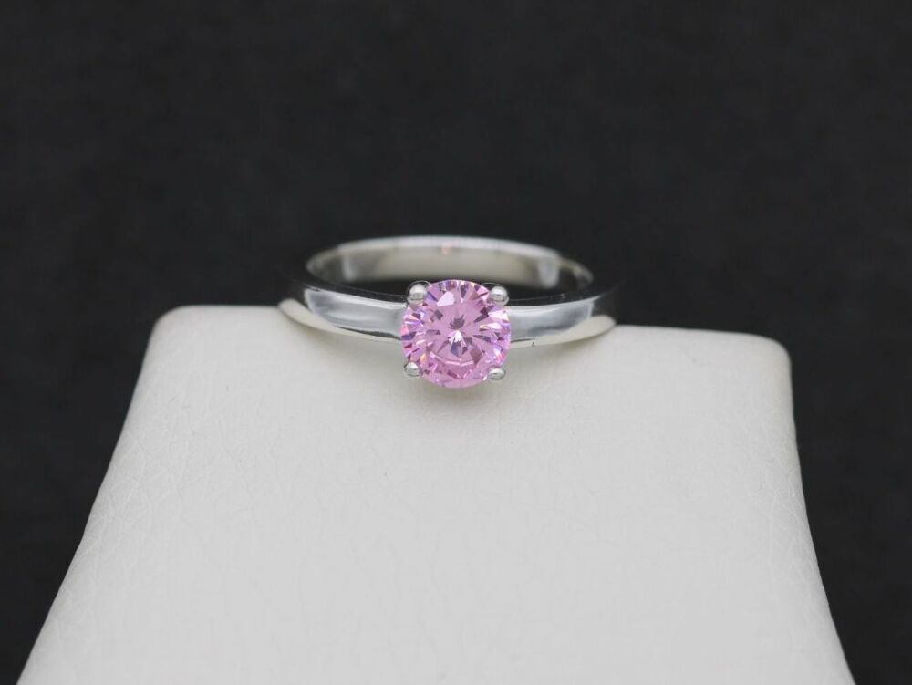 REFURBISHED Thick set sterling silver & pink stone solitaire ring (Q)