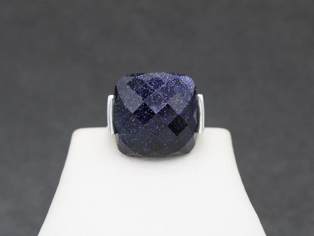 REFURBISHED Statement sterling silver & faceted blue goldstone ring (O)