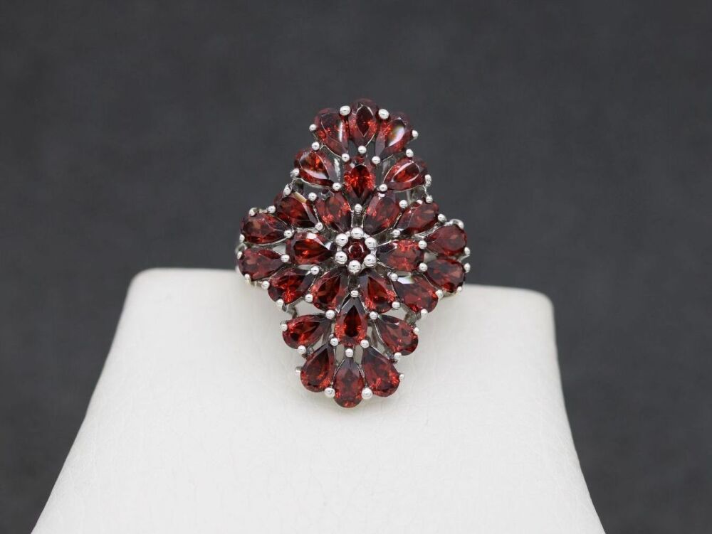 REFURBISHED Statement sterling silver & garnet ring (Q ½)