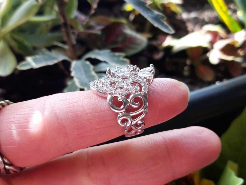 REFURBISHED Wide sterling silver & clear stone cocktail ring (K)