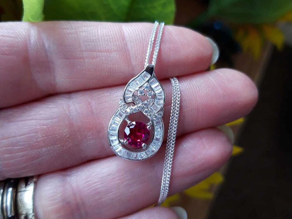 REFURBISHED Fancy sterling silver necklace with pink & clear stones