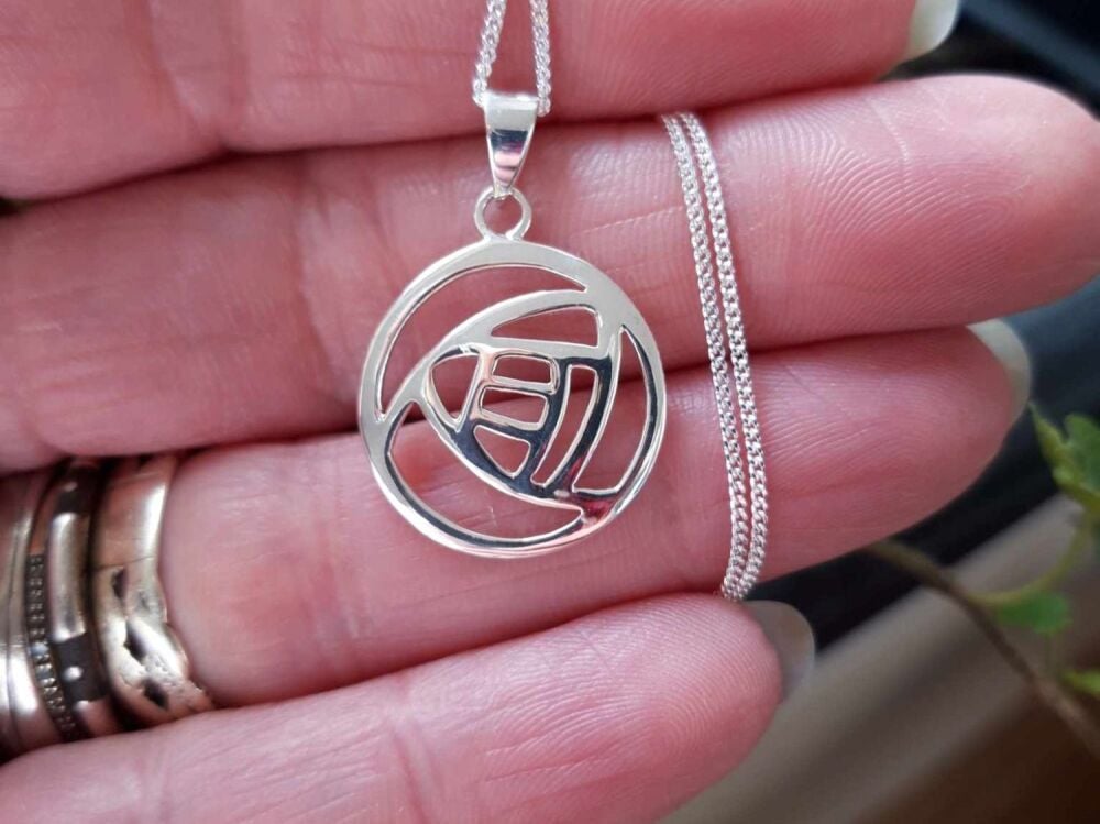 NEW Sterling silver Glasgow rose necklace