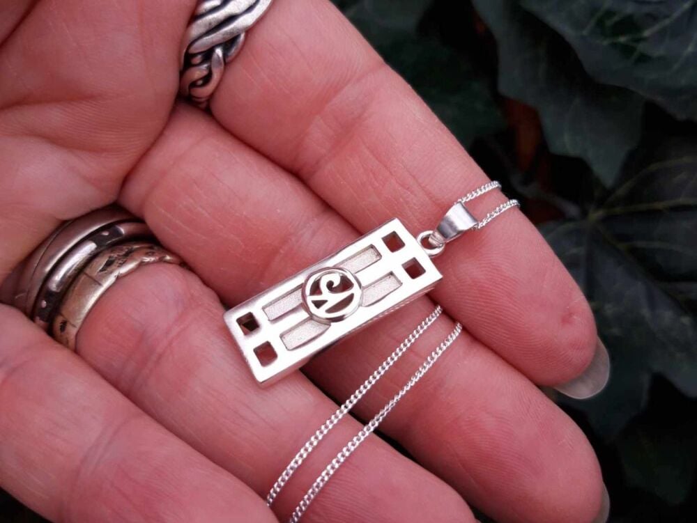 REFURBISHED Sterling silver rectangular abstract necklace