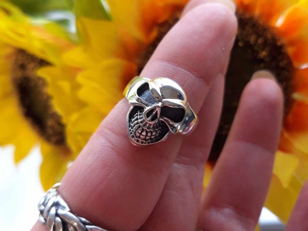 REFURBISHED Sterling silver skull face ring (L)