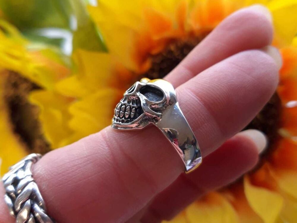 REFURBISHED Sterling silver skull face ring (L)