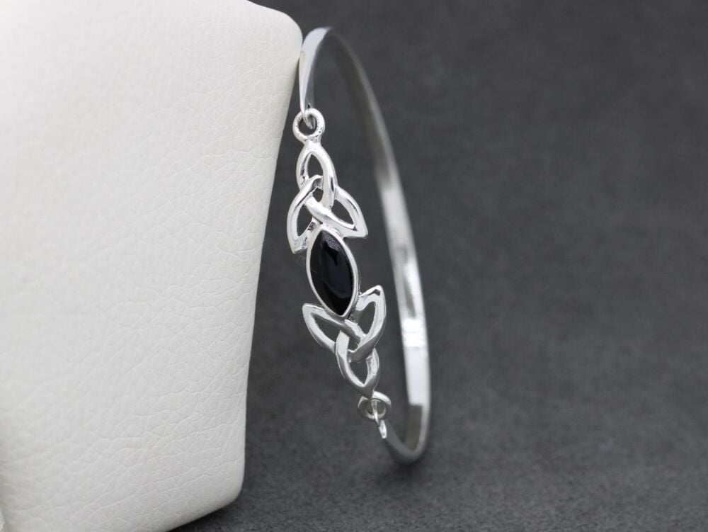 REFURBISHED Celtic sterling silver bangle with black onyx