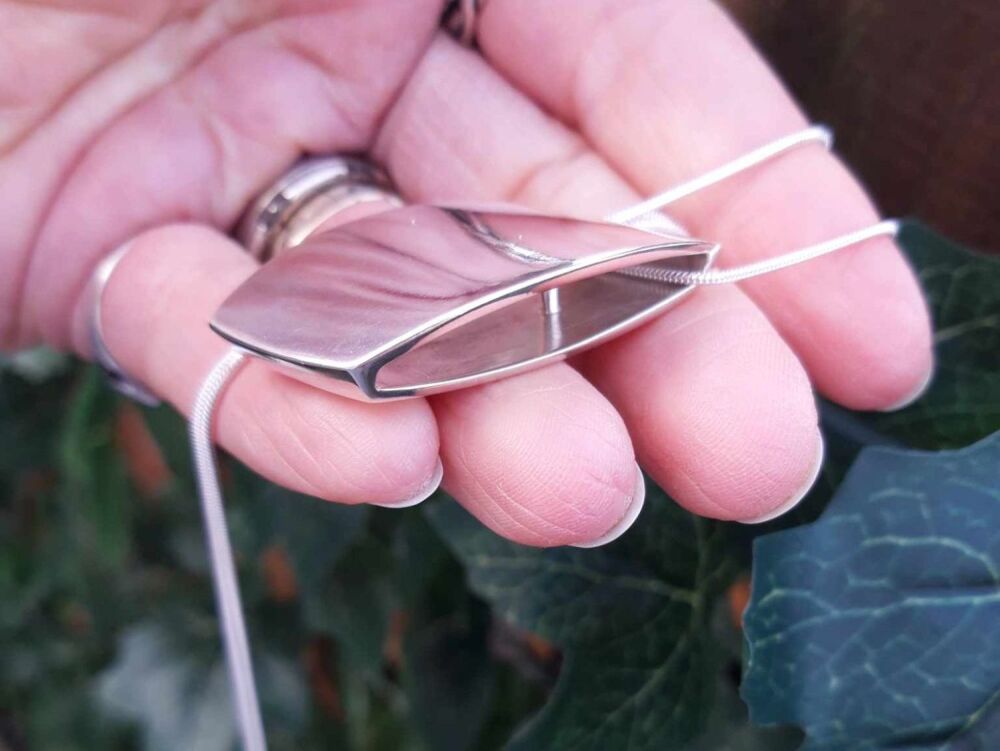 REFURBISHED Smooth bold sterling silver necklace