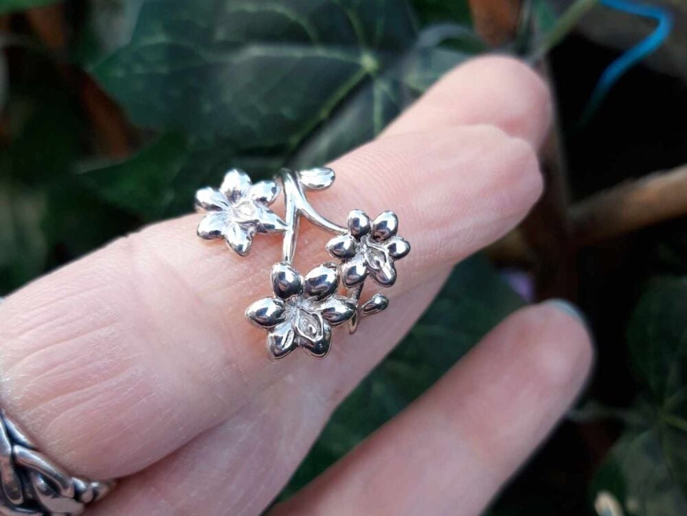 REFURBISHED Layered asymmetric sterling silver flower ring (J 1/2)