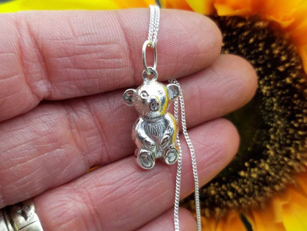 REFURBISHED Sterling silver puffy teddy bear necklace