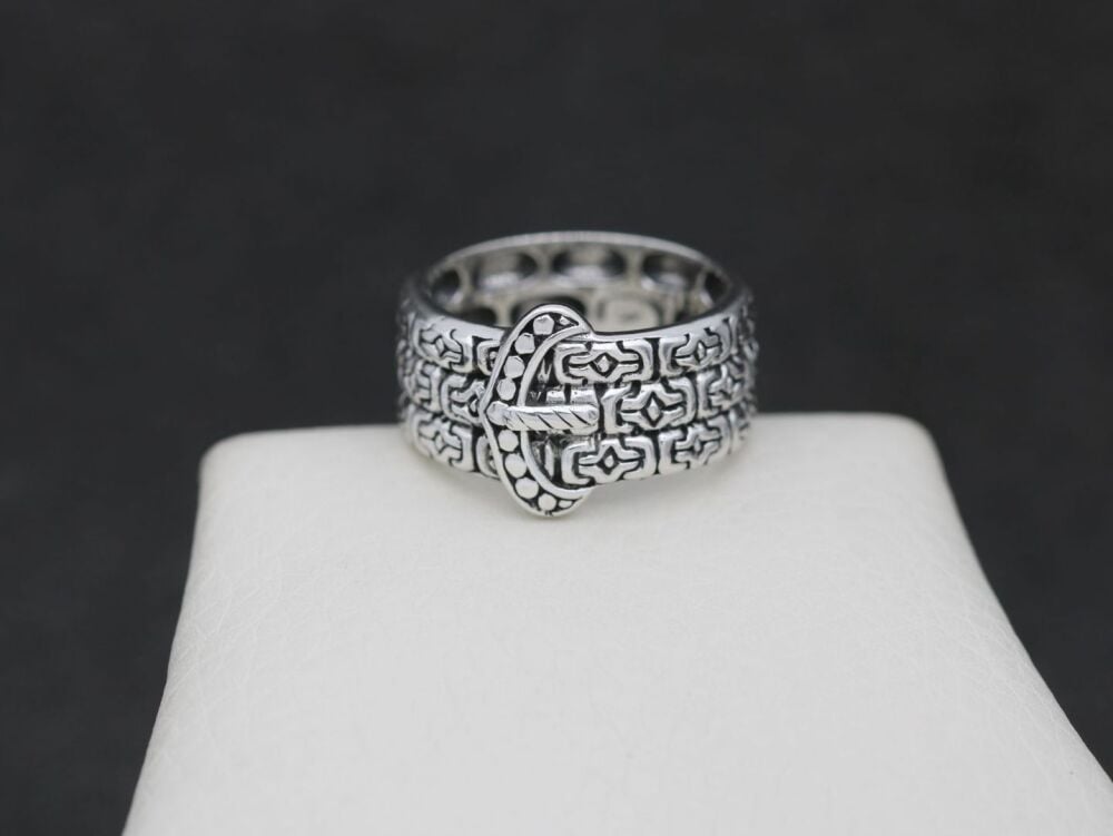 REFURBISHED Wide Bali style sterling silver buckle ring (M)