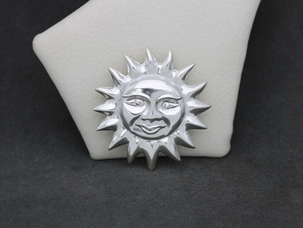 REFURBISHED Bold sterling silver sun brooch with face