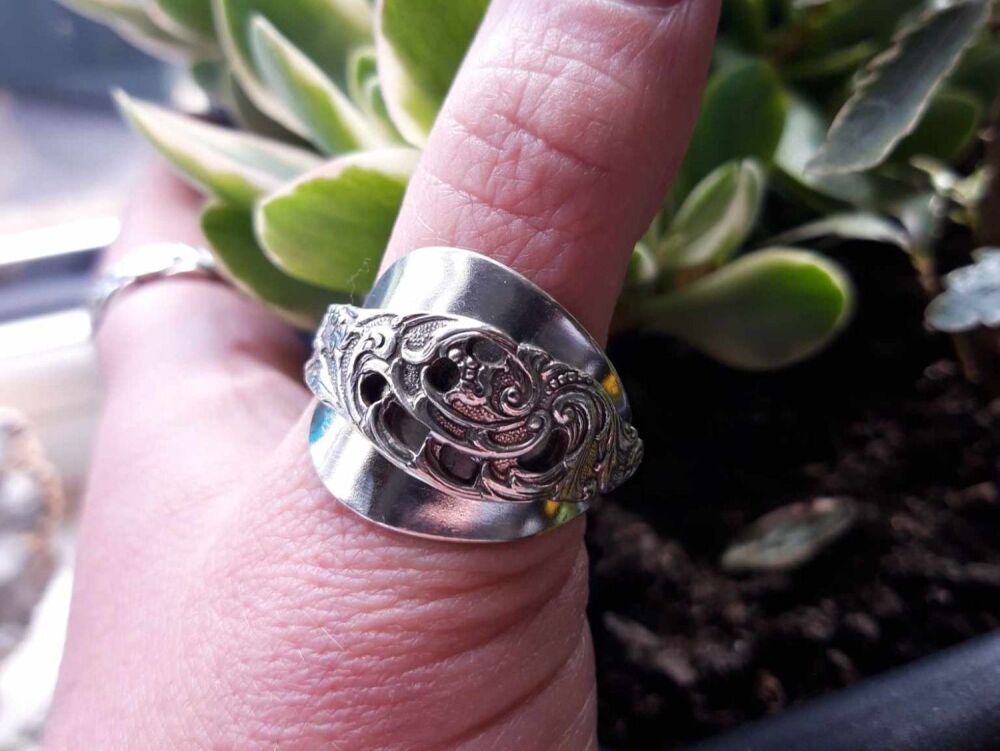 REPURPOSED Spoon ring (Z +2)