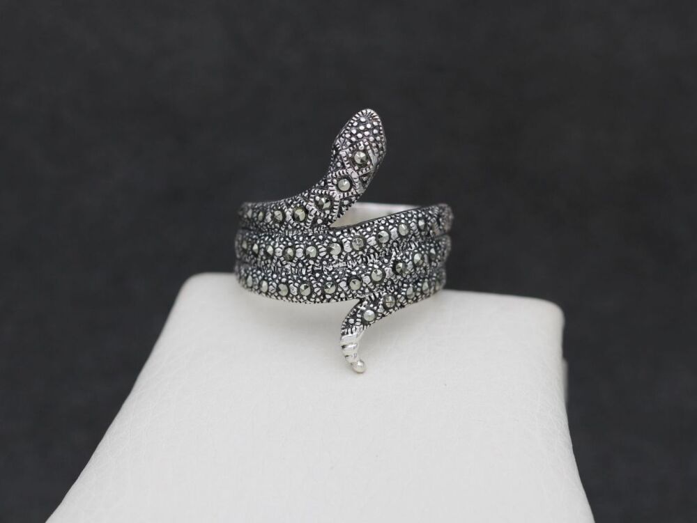 REFURBISHED Sterling silver & marcasite snake wrap ring (T ½)