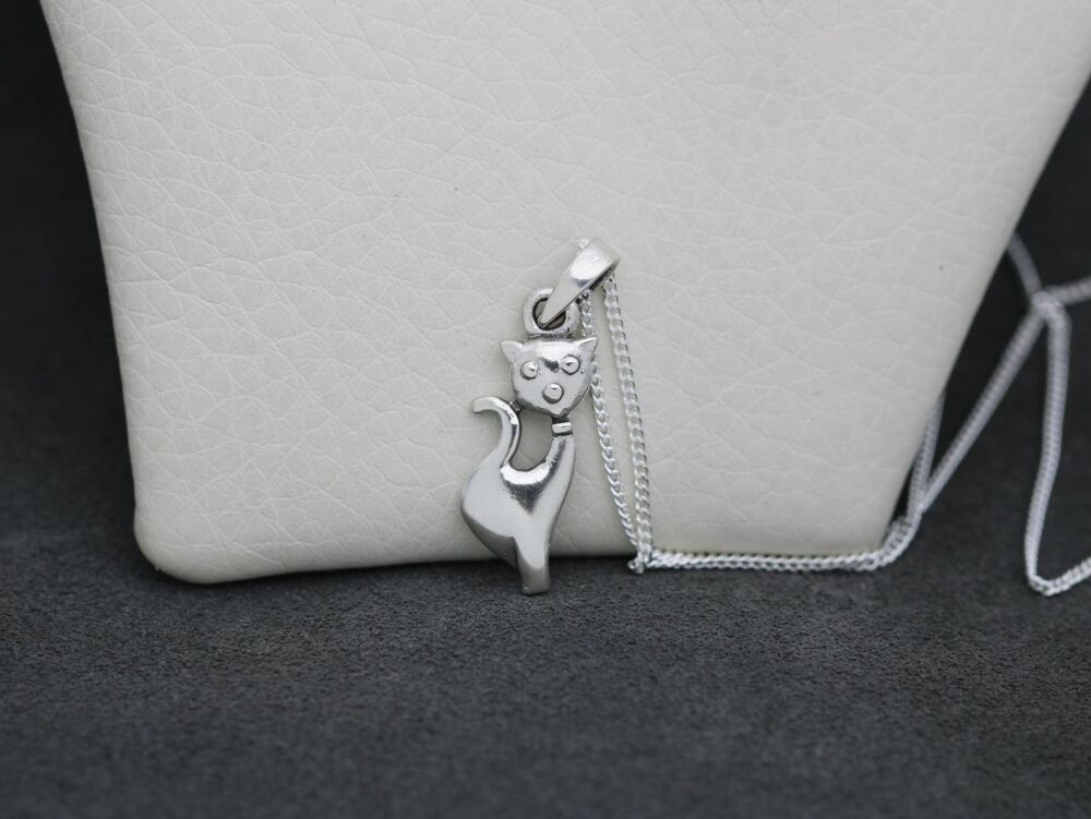 REFURBISHED Small sterling silver cat necklace