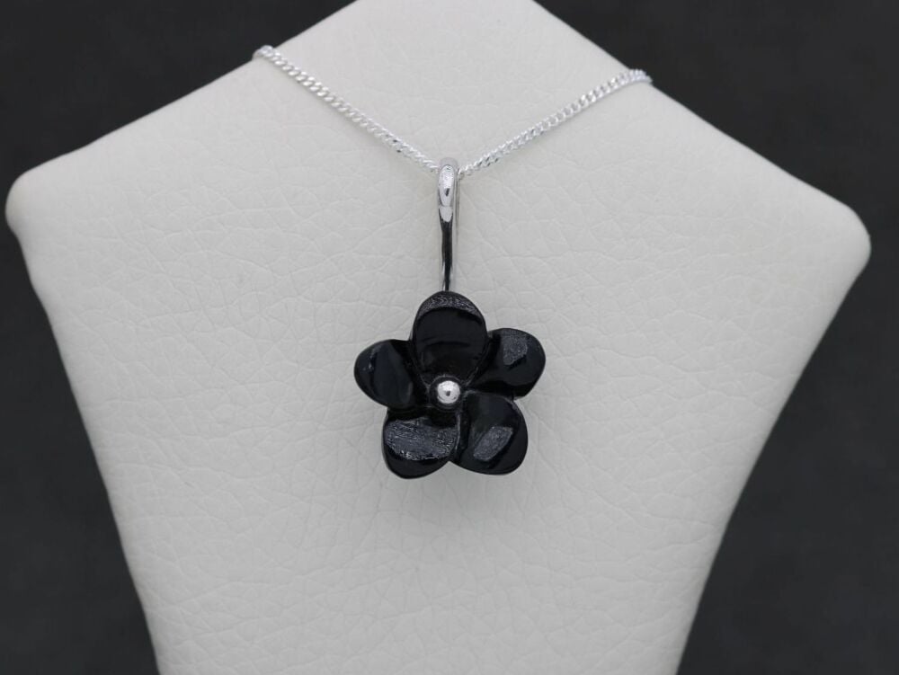 REFURBISHED Floral sterling silver & black resin necklace