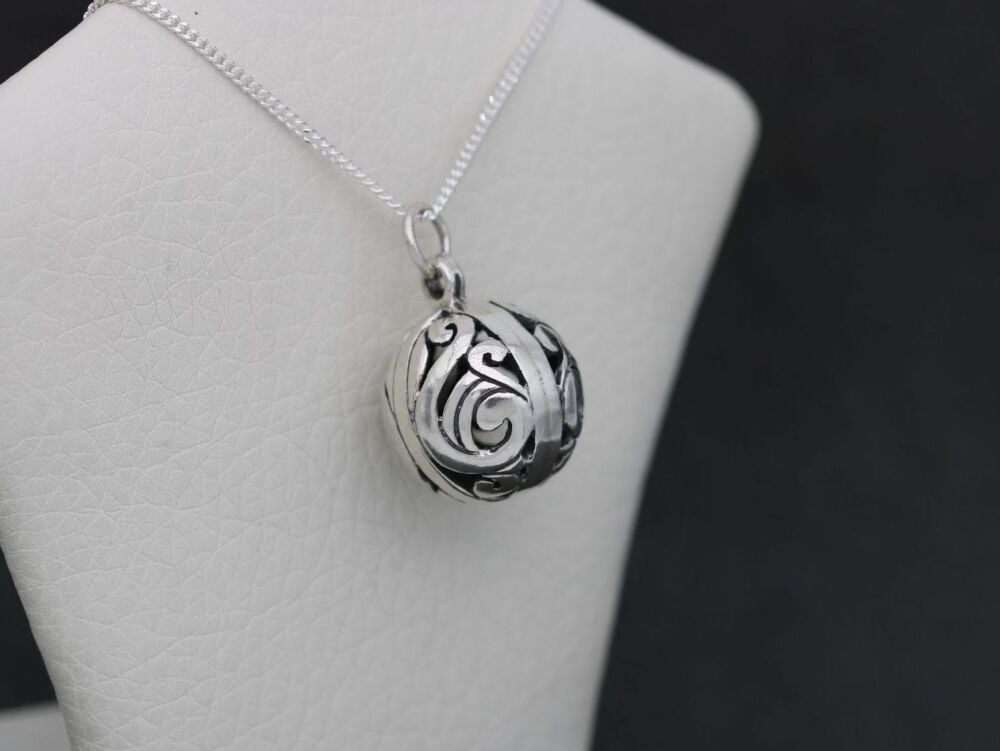 REFURBISHED Sterling silver Bali sphere necklace