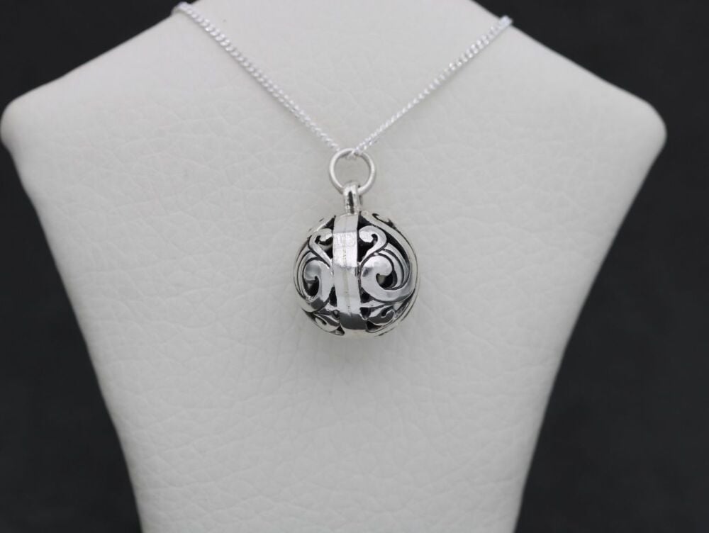 REFURBISHED Sterling silver Bali sphere necklace