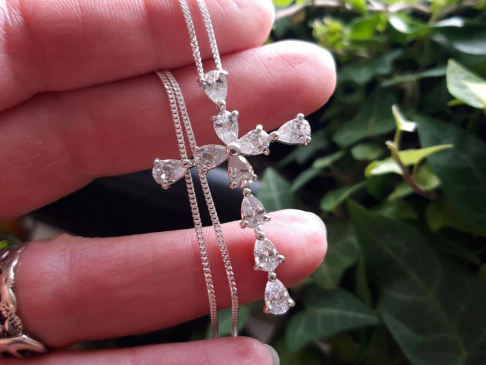 REFURBISHED Sterling silver & clear stone cross necklace