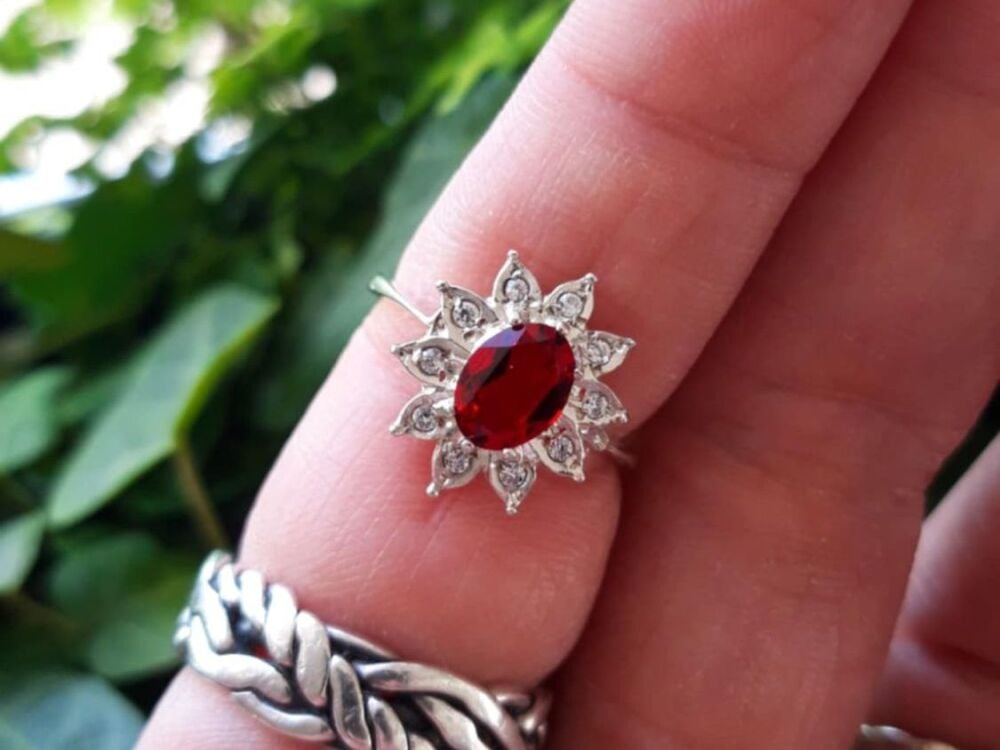 REFURBISHED Sterling silver cluster ring with deep pink & clear stones (P ½)