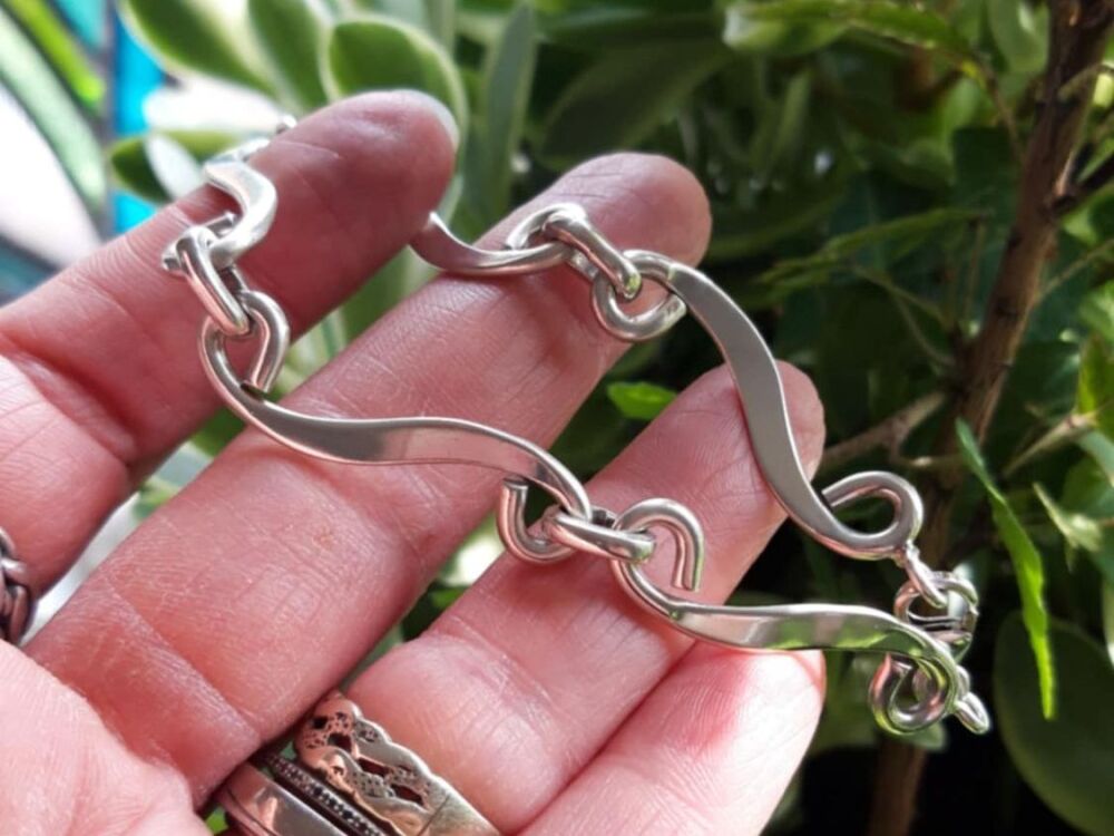 REFURBISHED Sterling silver bracelet with scroll design
