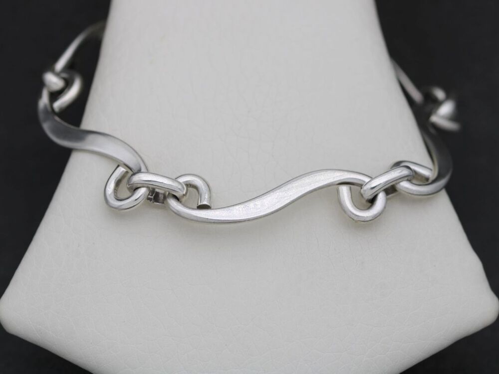 REFURBISHED Sterling silver bracelet with scroll design