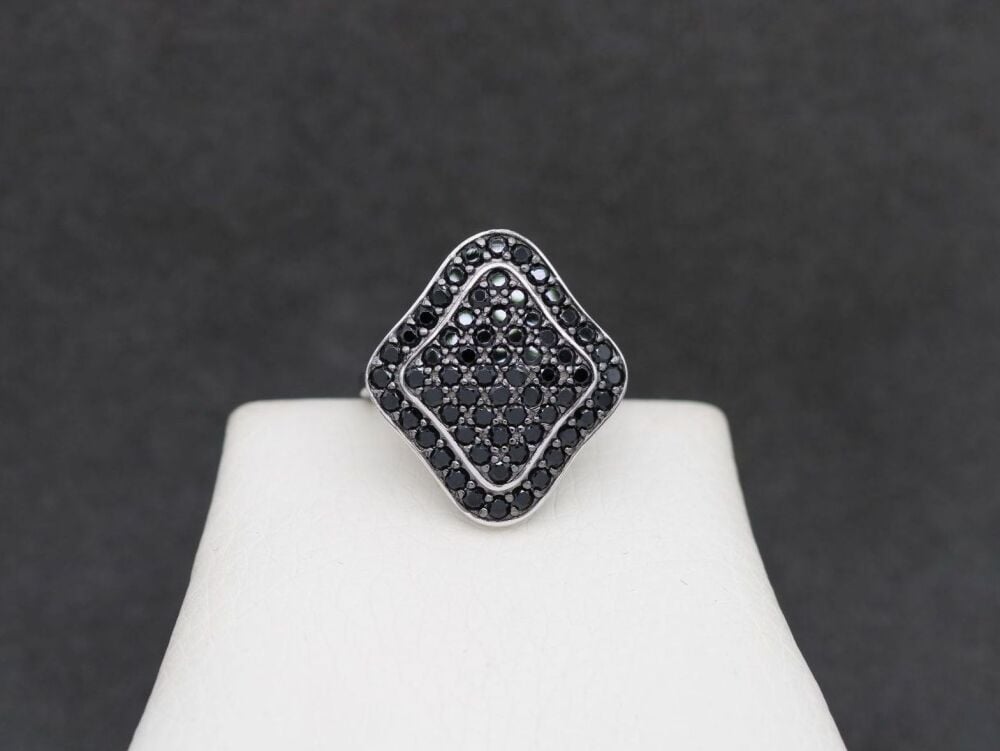 REFURBISHED Statement sterling silver & black spinel ring (P ½)