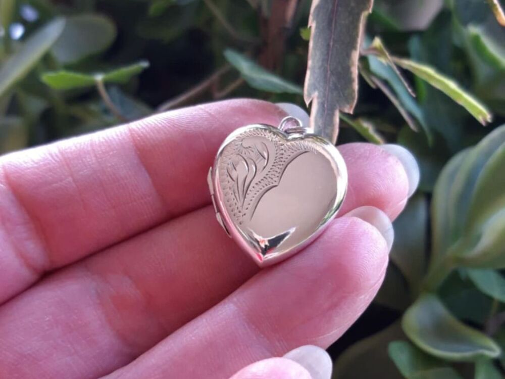 REFURBISHED Vintage sterling silver heart locket