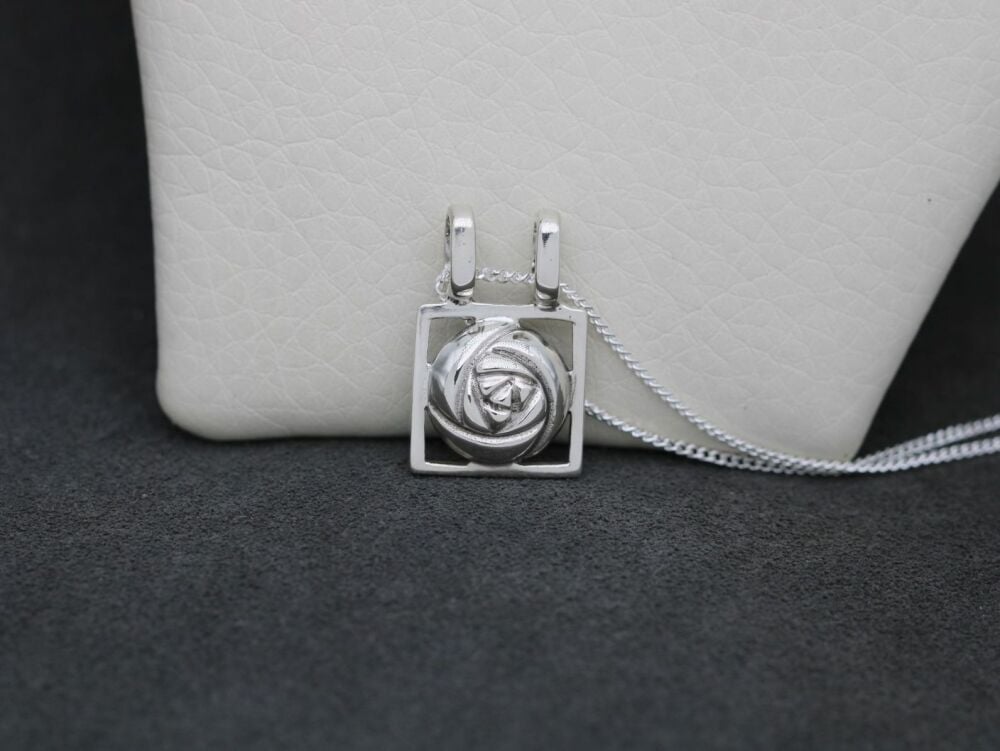 REFURBISHED Square sterling silver rose necklace