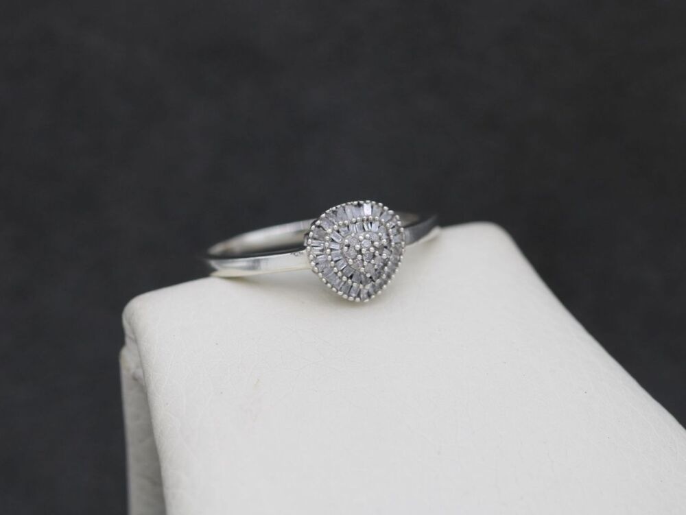 REFURBISHED Sterling silver & clear CZ stone ring (Y)