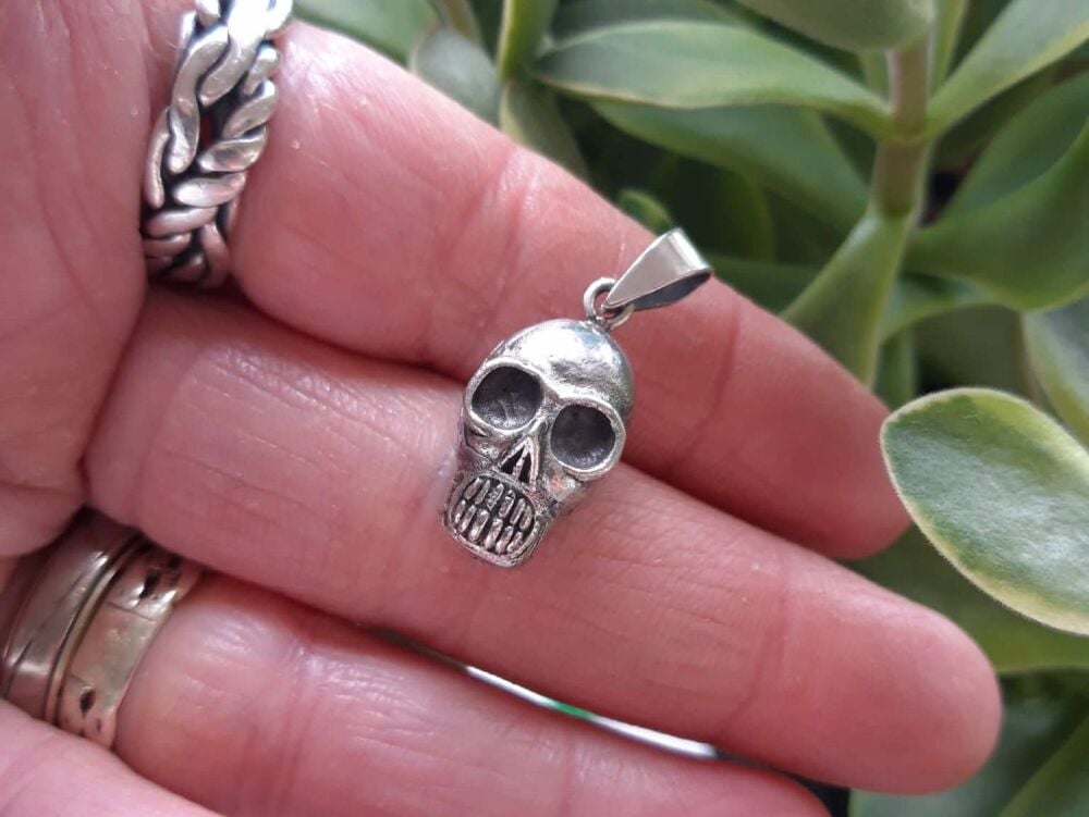 REFURBISHED Oxidised sterling silver skull pendant
