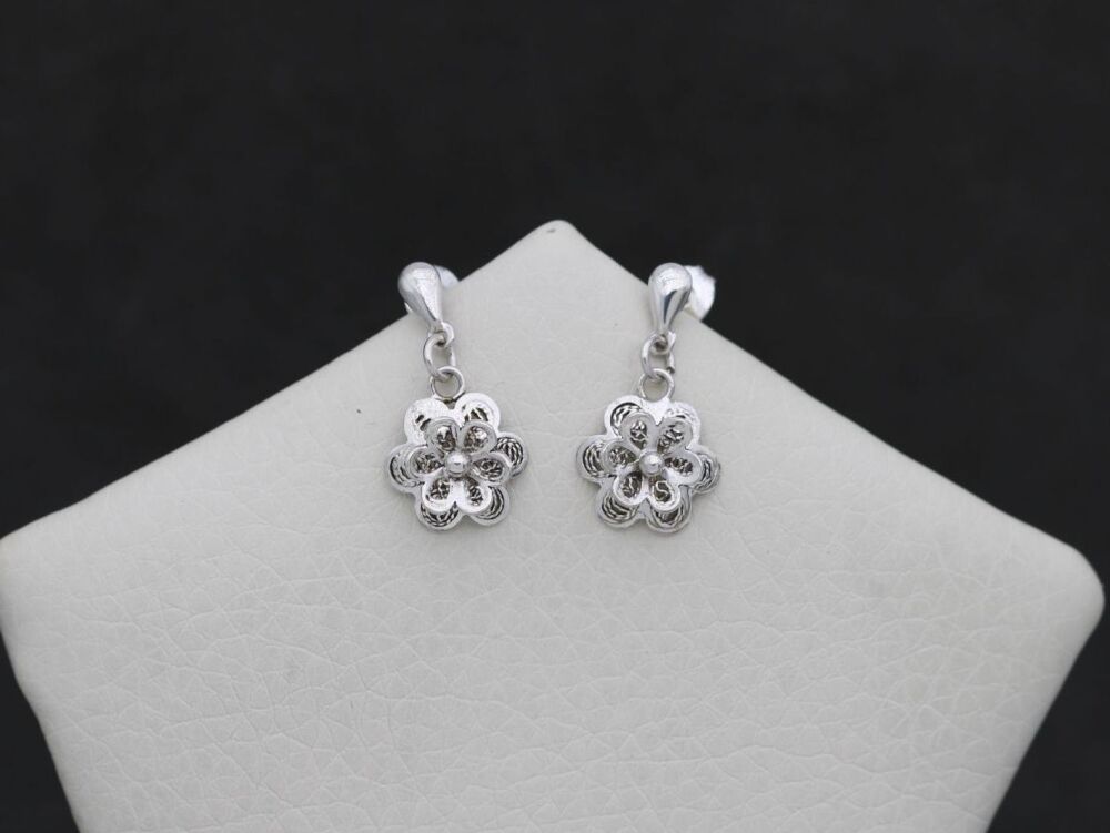 REFURBISHED Sterling silver filigree flower drop earrings