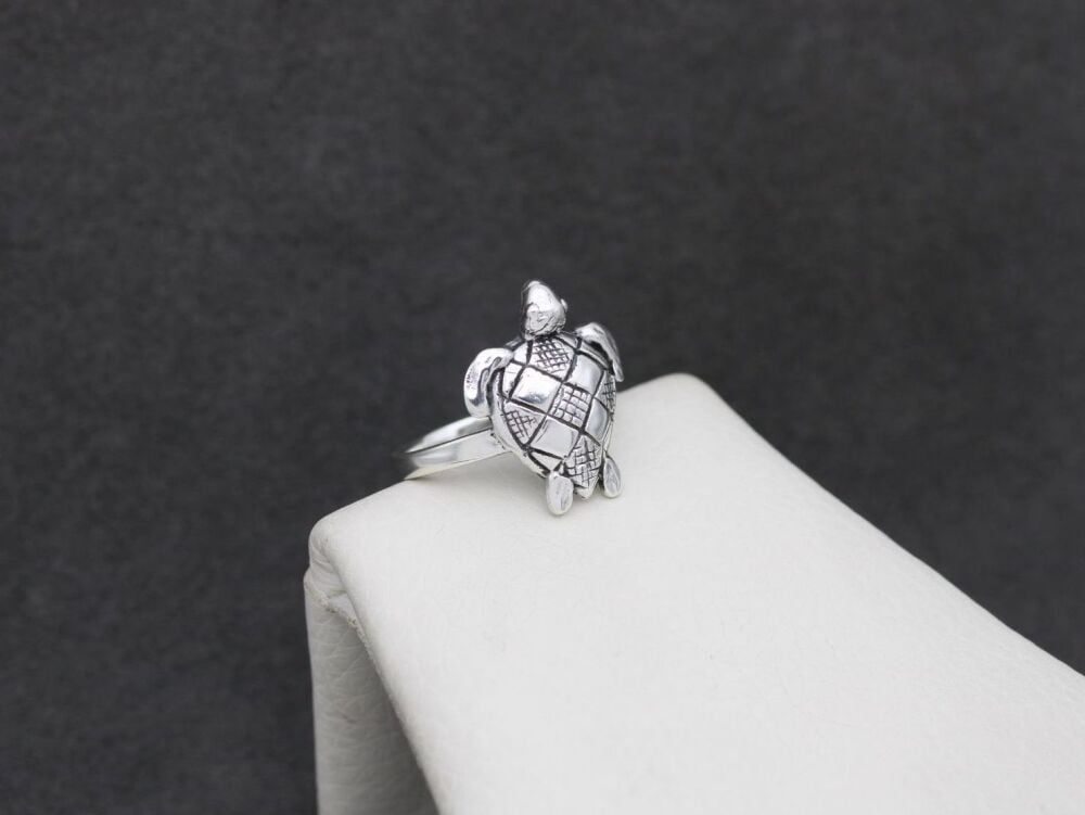 REFURBISHED Sterling silver sea turtle ring (P &frac12;)