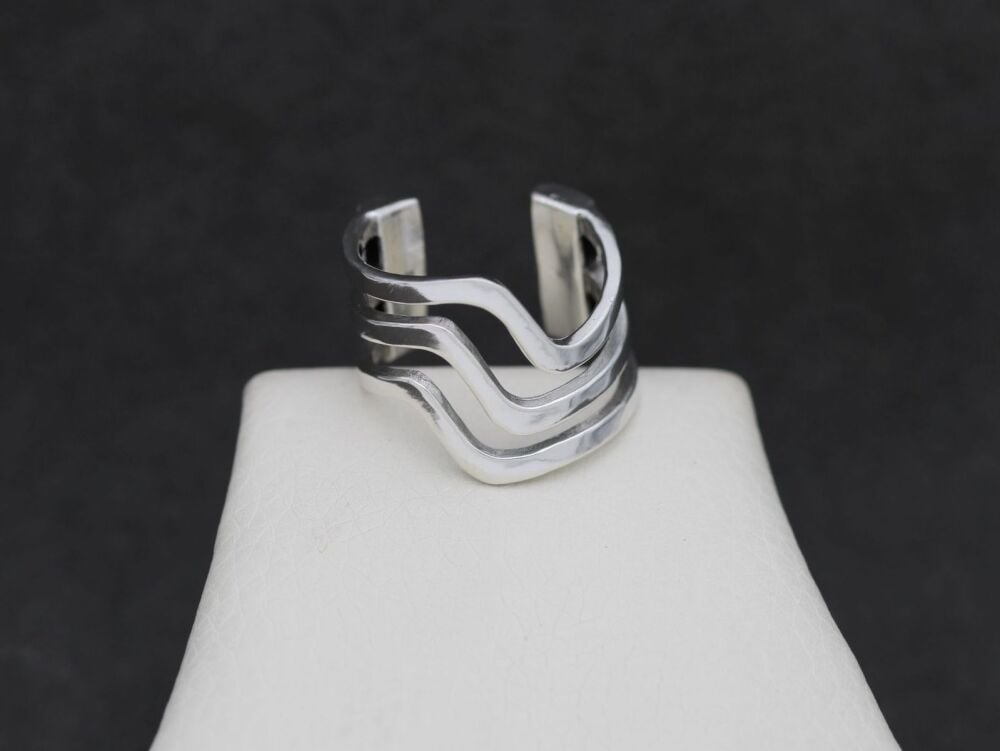 REFURBISHED Sterling silver tri-wave thumb ring