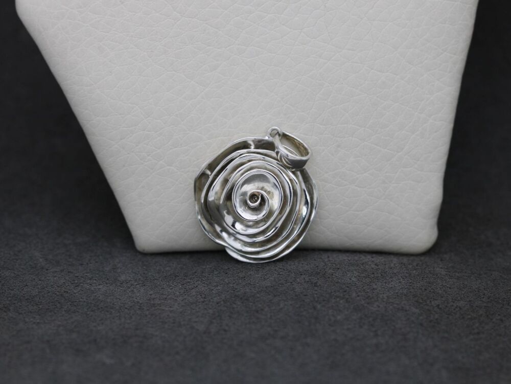 REFURBISHED Sterling silver spiral flower pendant