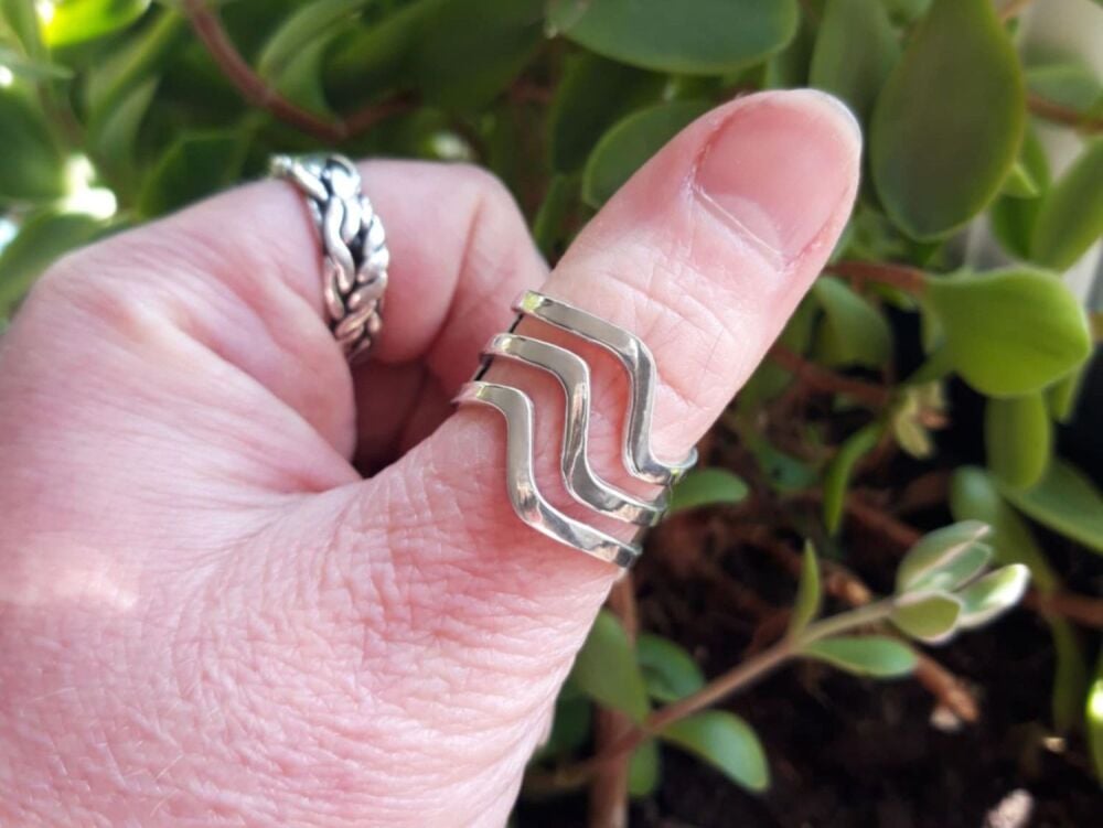 REFURBISHED Sterling silver tri-wave thumb ring