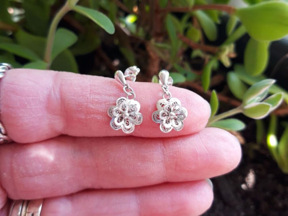 REFURBISHED Sterling silver filigree flower drop earrings