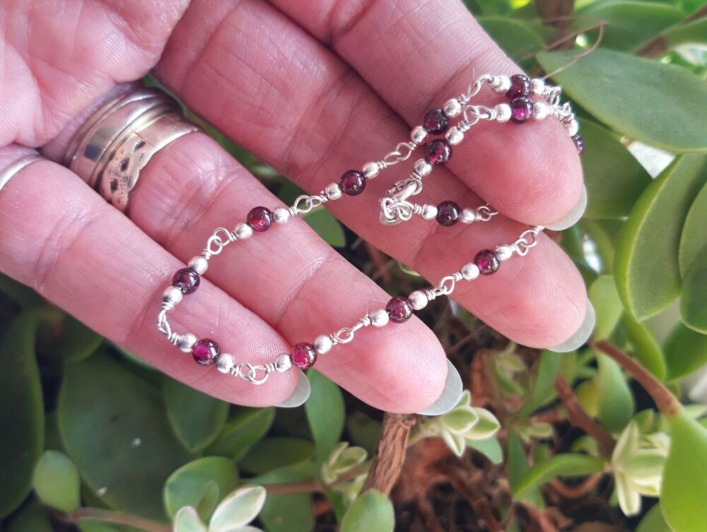REFURBISHED Sterling silver & garnet beaded anklet