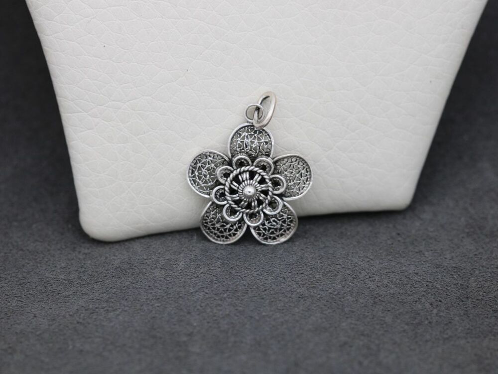 REFURBISHED Sterling silver filigree flower pendant