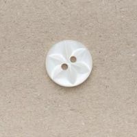CP86-08-22L Cream 14mm Star Buttons x 10