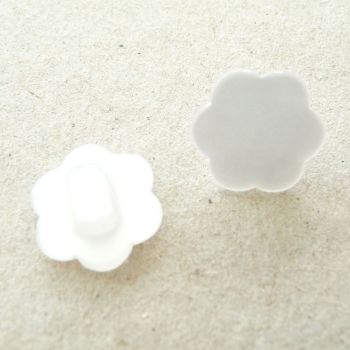 CP18-20L-01 White Flower 13mm  Buttons x 7