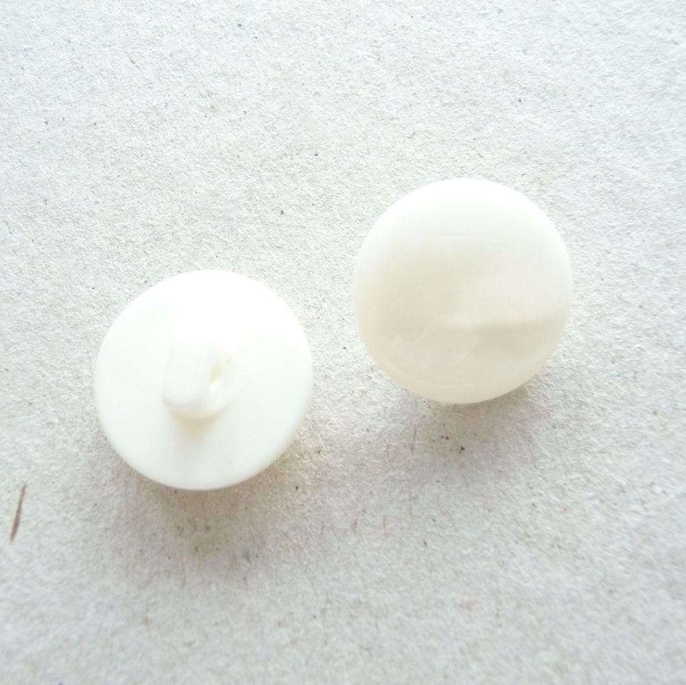TCS14-26L Ivory 18mm Buttons x 10