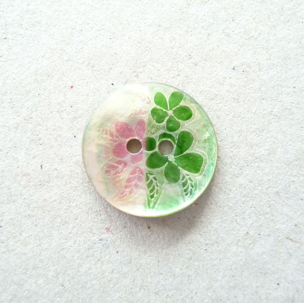 X758-Green-24L Handmade Painted Sea Shell 15mm Buttons x 10